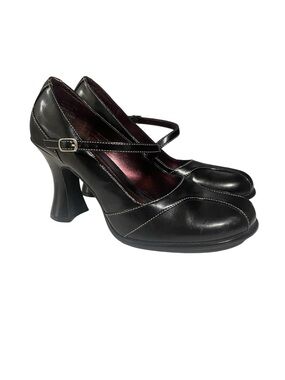 Y2K Unlisted Black Mary Jane Heels with Contrast Stitching